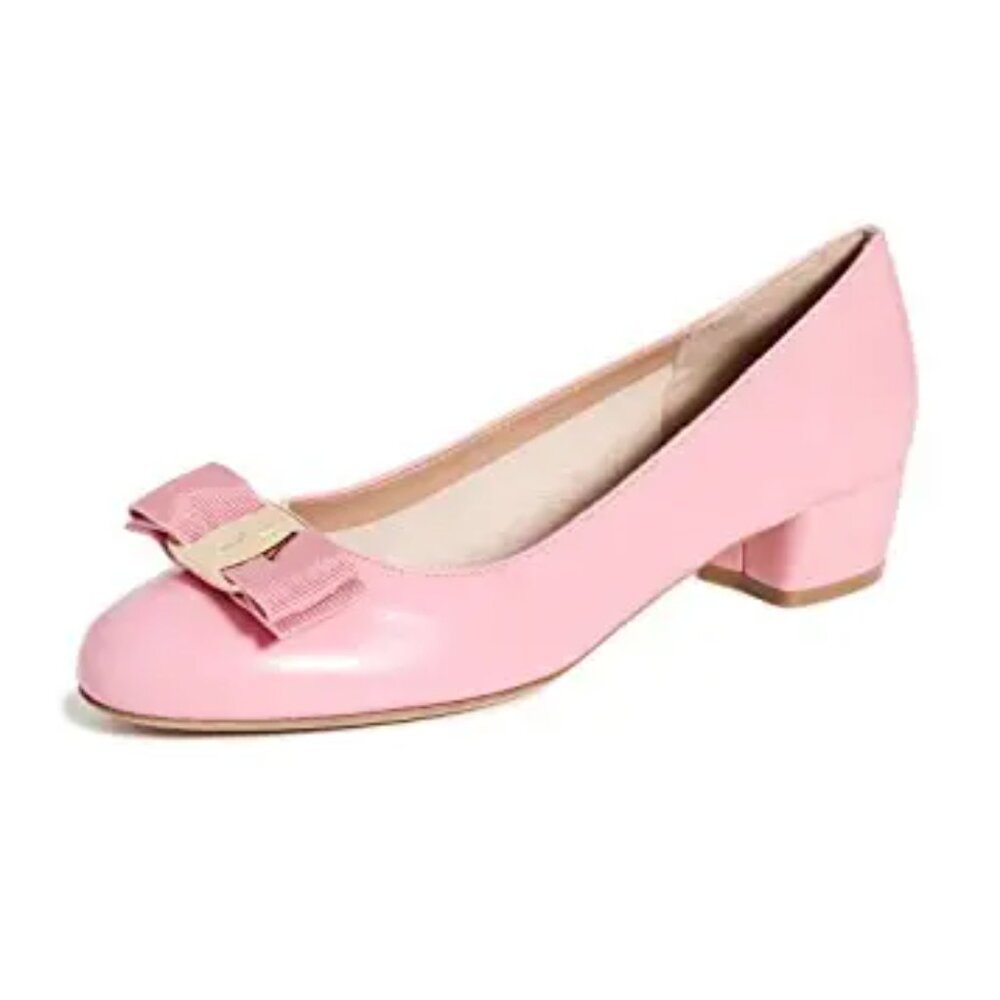 Salvatore Ferragamo Vara 22 Ornament Pumps Gomma || Biscotto, 9.5